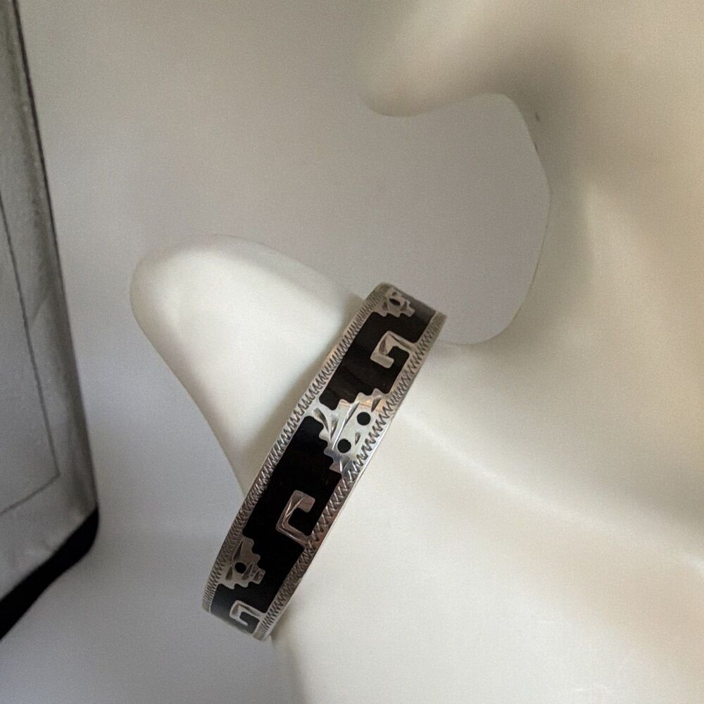 Vtg. Sterling Silver Native American Hinged Cuff Bracelet Black Inlay, 39g.